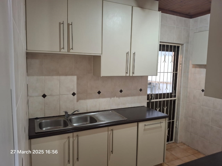 To Let 3 Bedroom Property for Rent in Framesby Eastern Cape